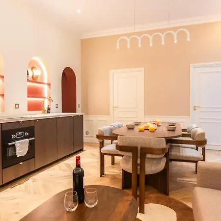 Conciergerie - Stylish And Quiet - 2 Bedrooms With Netflix Apartment